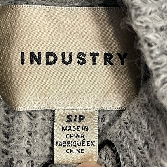 Industry Republic Women's SP Gray Heather Mock Neck Cable Knit Puffed Sleeves - Picture 6 of 11